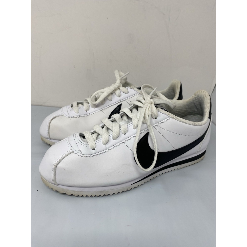 Nike Classic Cortez Womens Size 8.5 White Black Athletic Sneakers (807471-101)